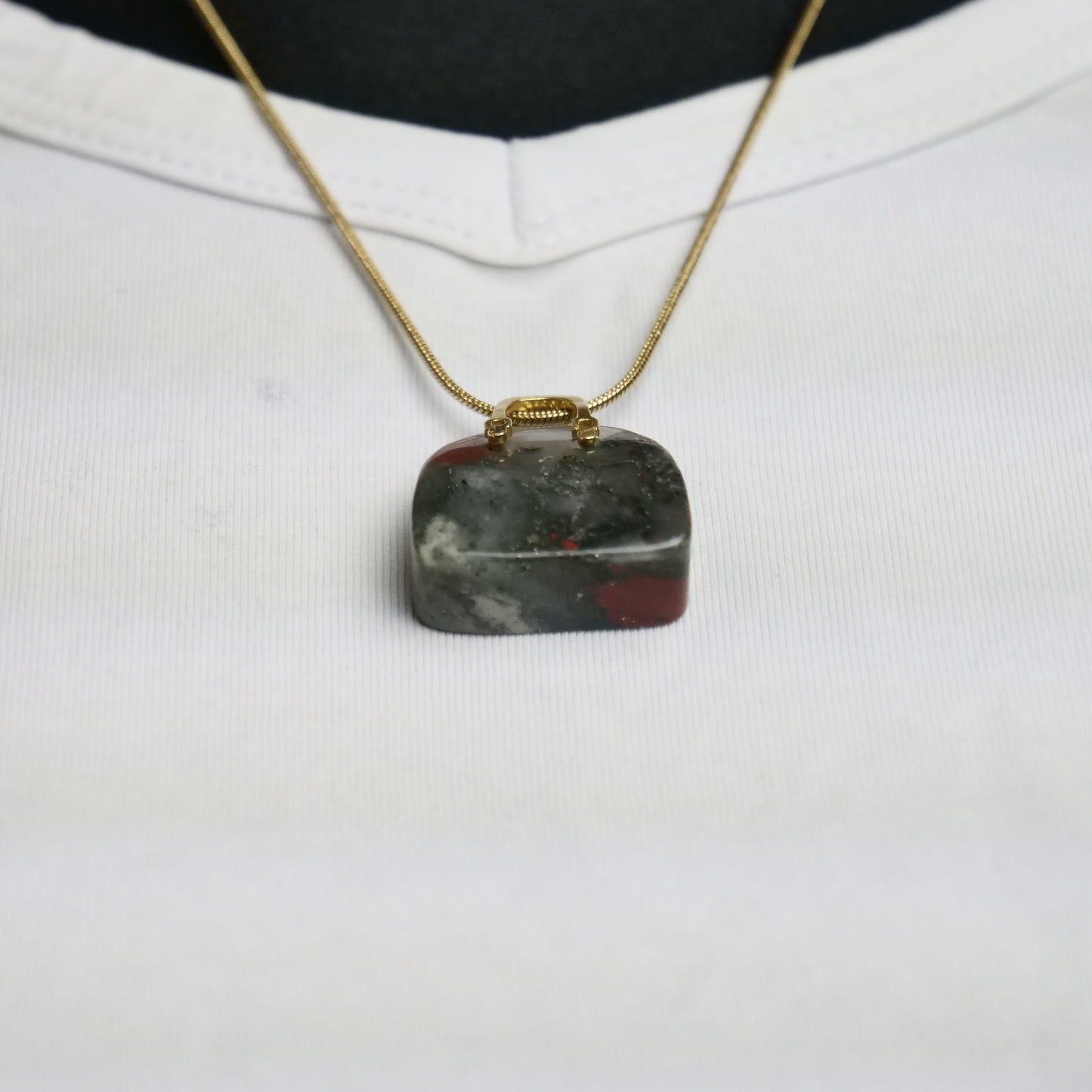 Schlangenkette Edelstahl, goldfarben, mit Taschenanhänger afrikanischer Blutstein