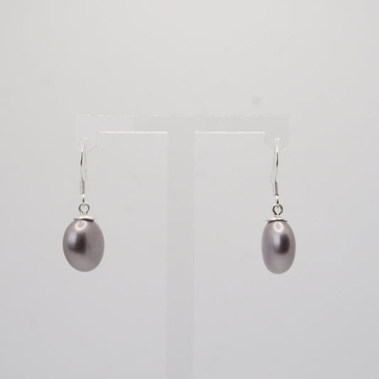 Ohrringe, 925er Sterling Silber mit Button-Pearls in violett-metallic