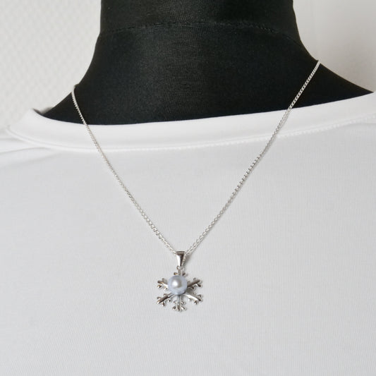 Schneeflockenkette mit Perle