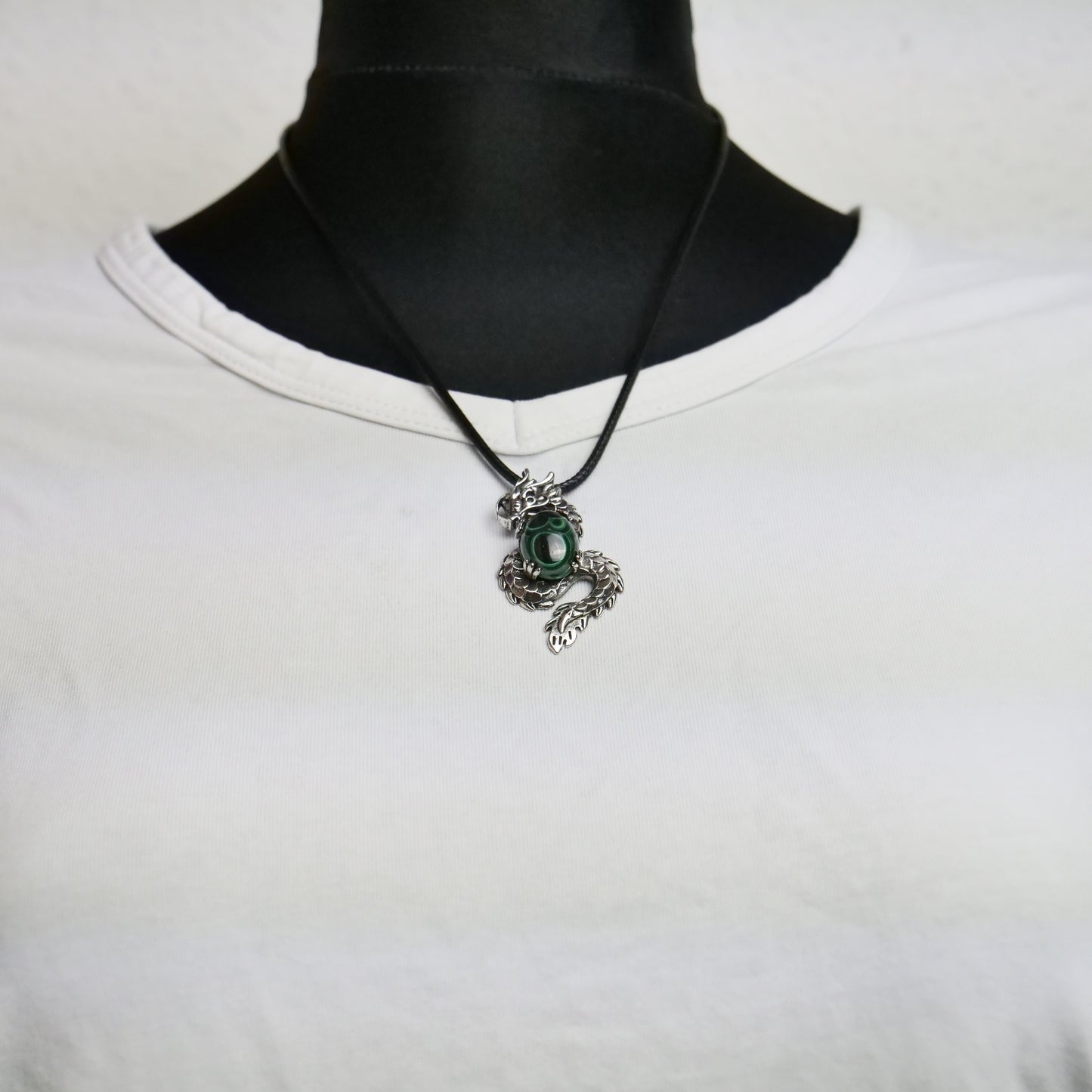 Lederkette mit Drachenanhänger Malachit