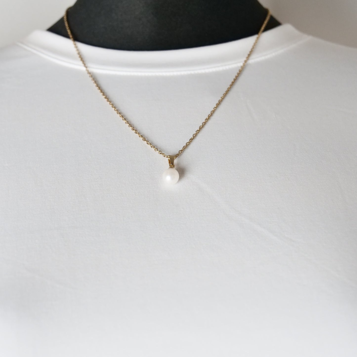 Kette Edelstahl, goldfarben, mit weißer Perle