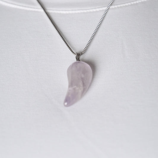 Schlangenkette aus Edelstahl, mit Anhänger aus Rosenquarz in Zahnform
