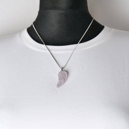 Schlangenkette aus Edelstahl, mit Anhänger aus Rosenquarz in Zahnform