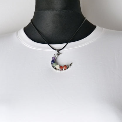 Lederkette mit Anhänger "Mond", 7 Chakren